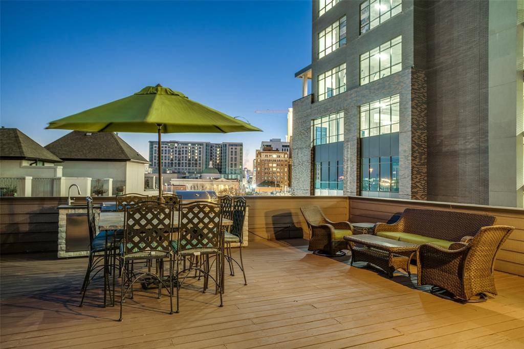 2111 Albany Street, Dallas, TX 75201