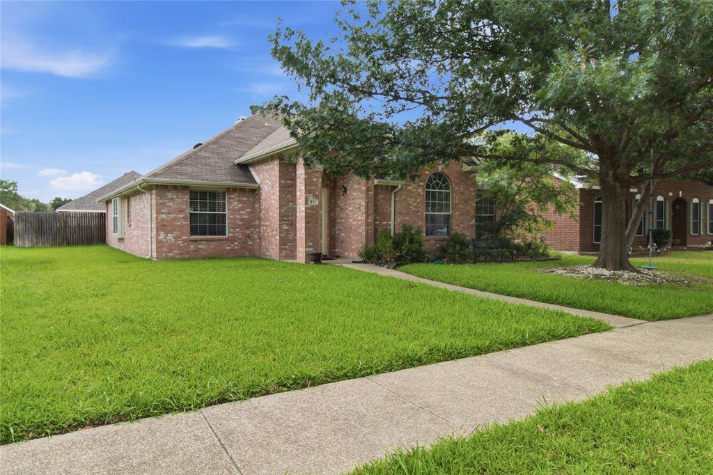 911 SUMNER Drive, Mesquite, TX 75149
