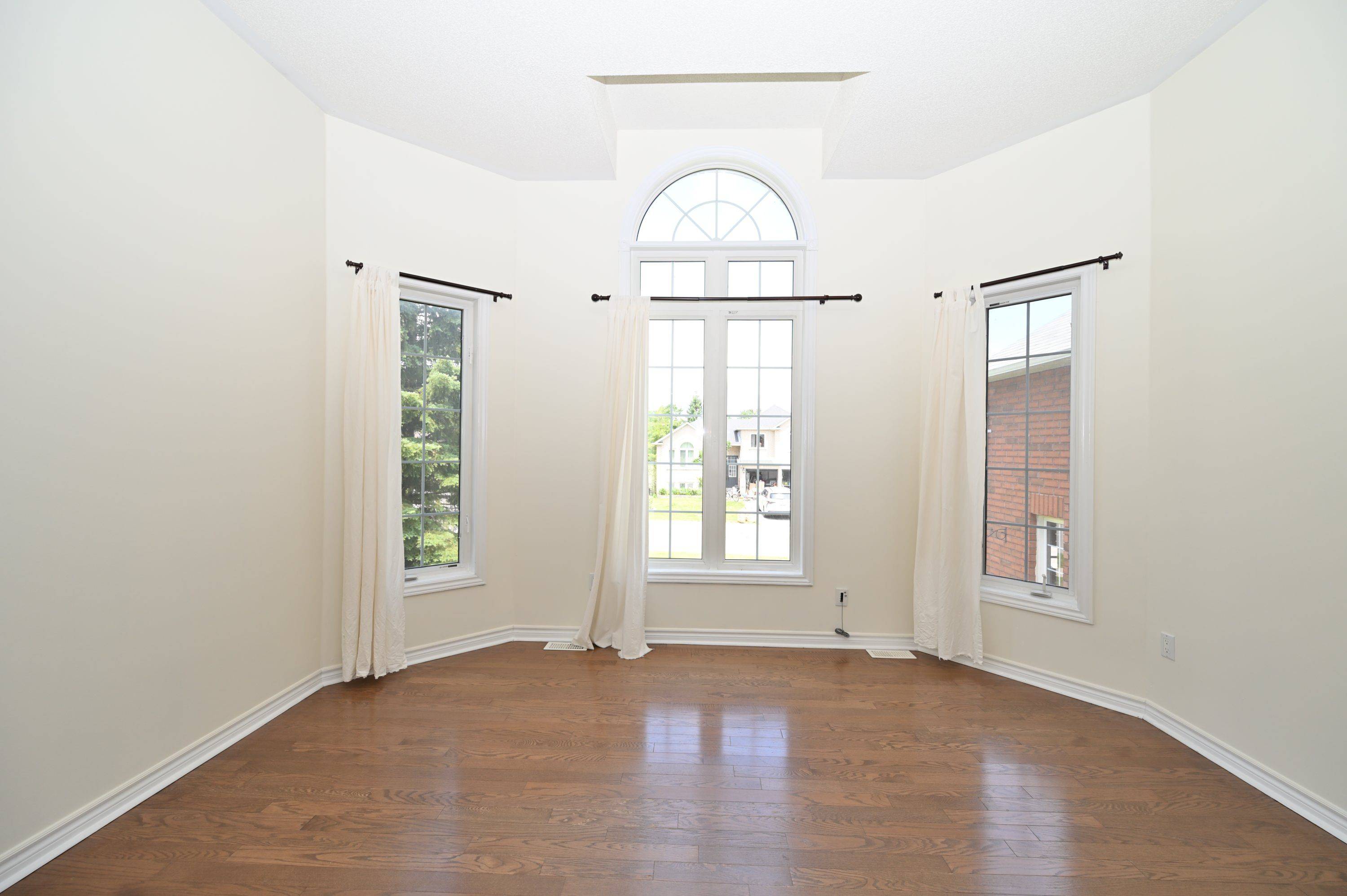 58 Bloxham PL, Barrie, ON L4N 9K2