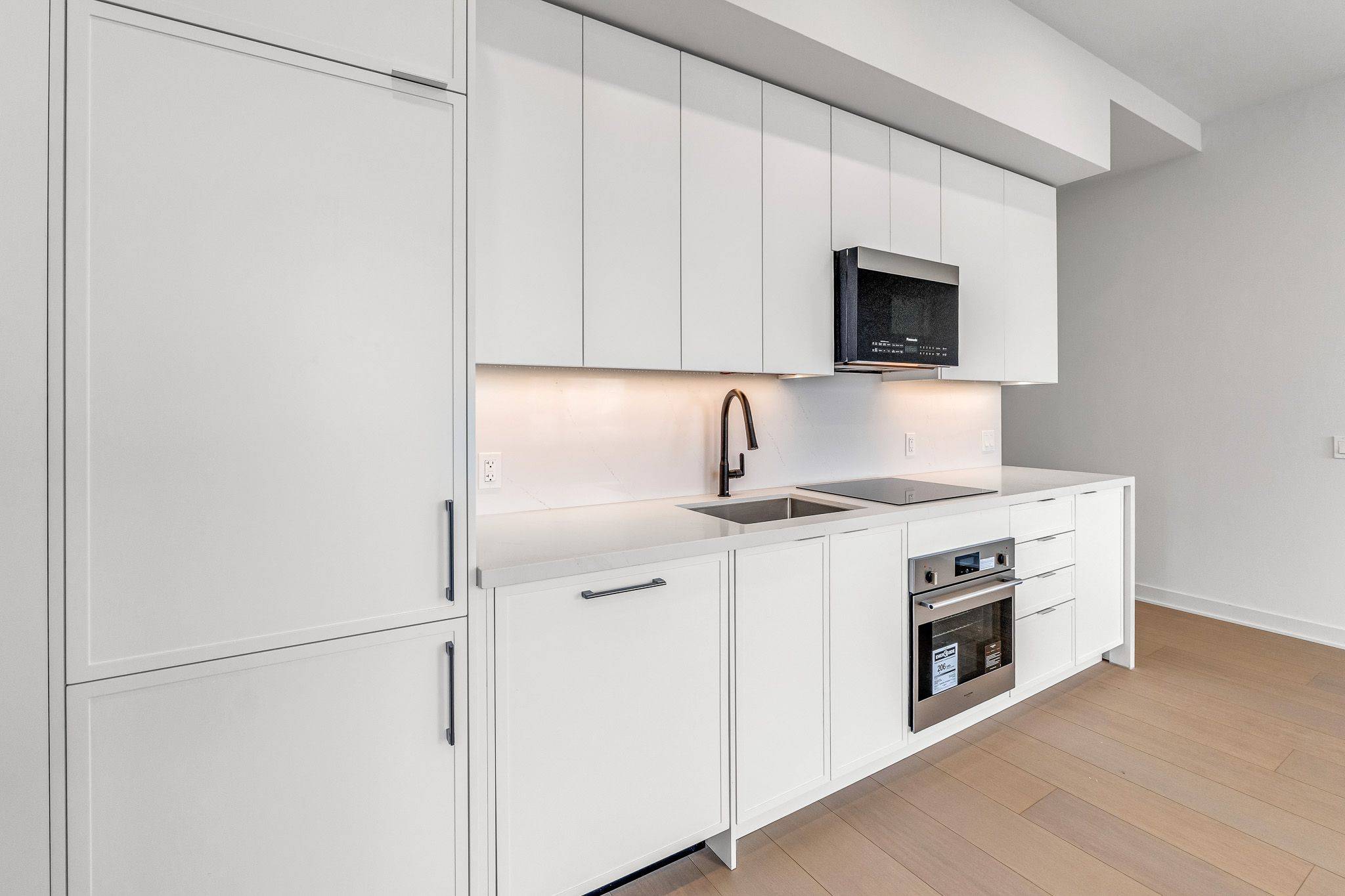 2920 Highway 7 RD #402, Vaughan, ON L4K 0P4