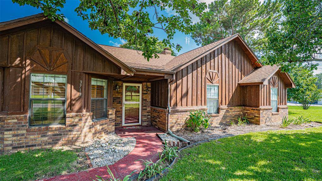 3713 Indian Creek Trail, Granbury, TX 76049