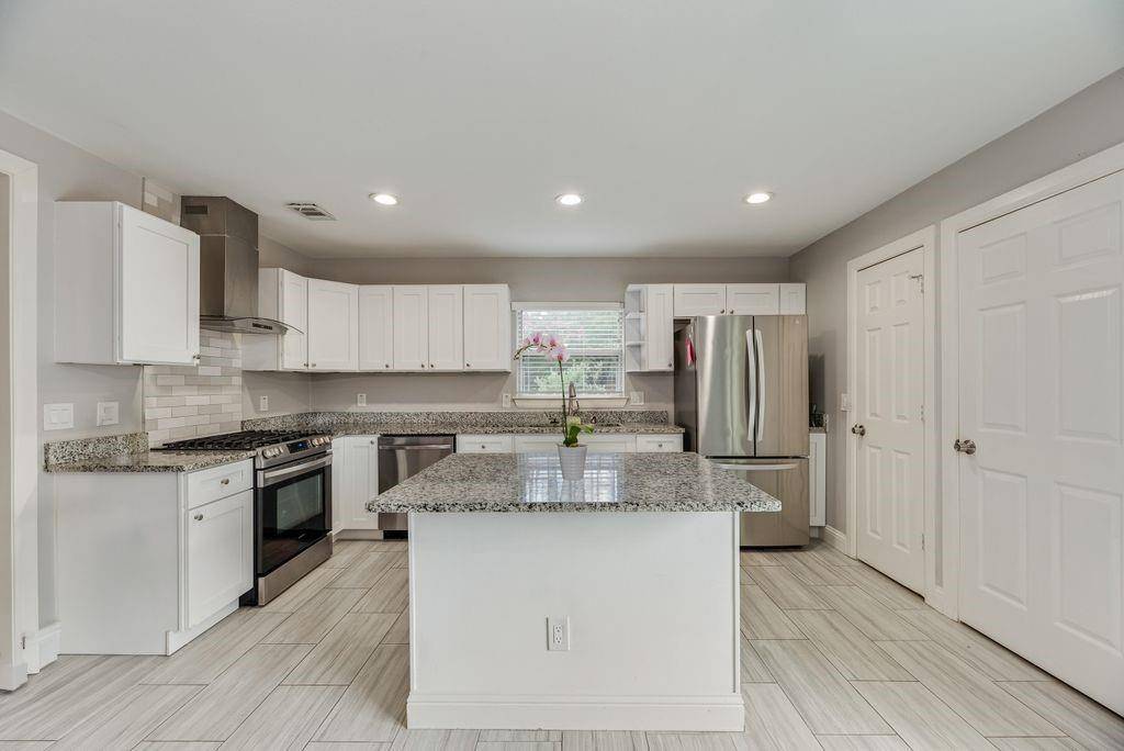 6742 Hialeah Drive, Dallas, TX 75214
