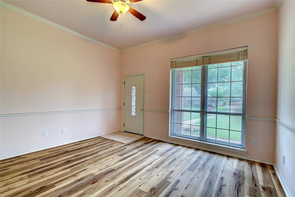 900 River Oaks Drive, Greenville, TX 75402