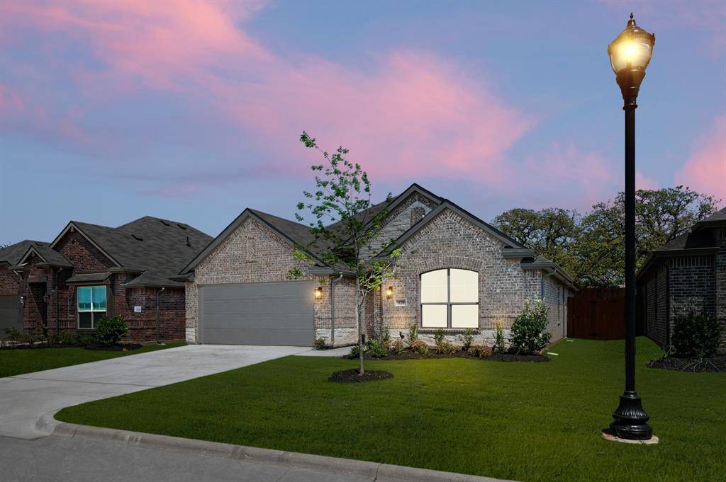 1128 Avery Road, Granbury, TX 76049