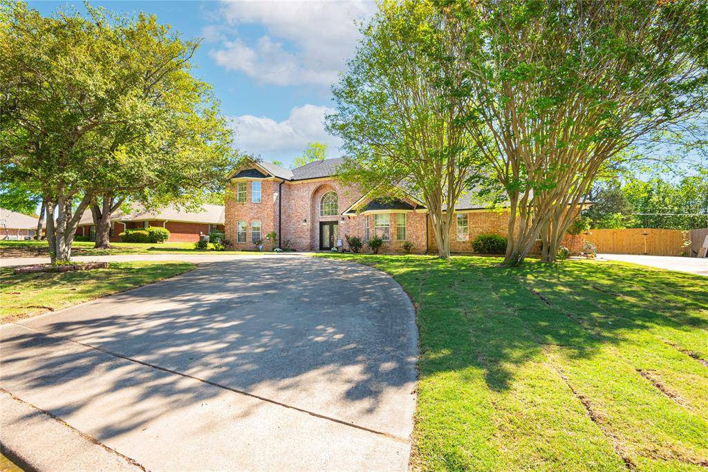 2020 Arbor Bend Street, Bonham, TX 75418