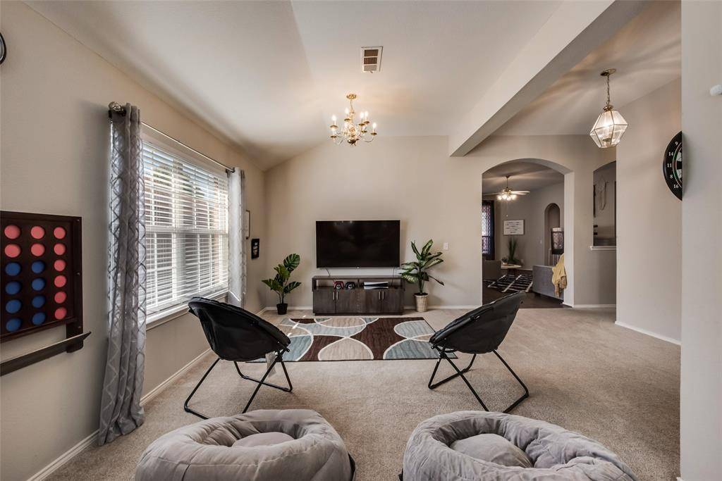 2732 Excalibur Drive, Grand Prairie, TX 75052