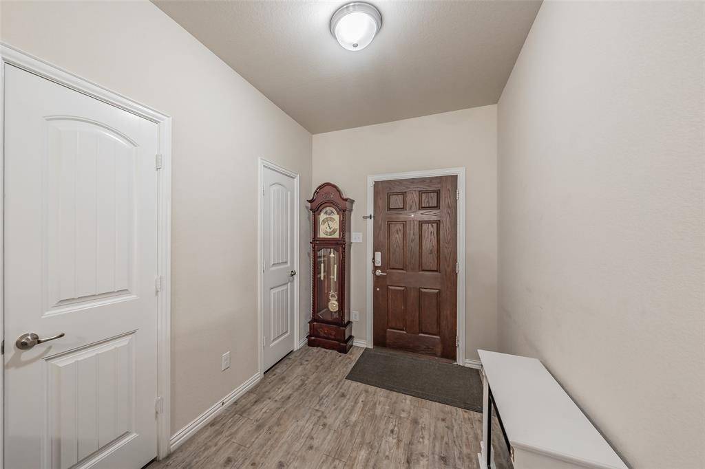 2841 Mesquite Road, Fort Worth, TX 76111