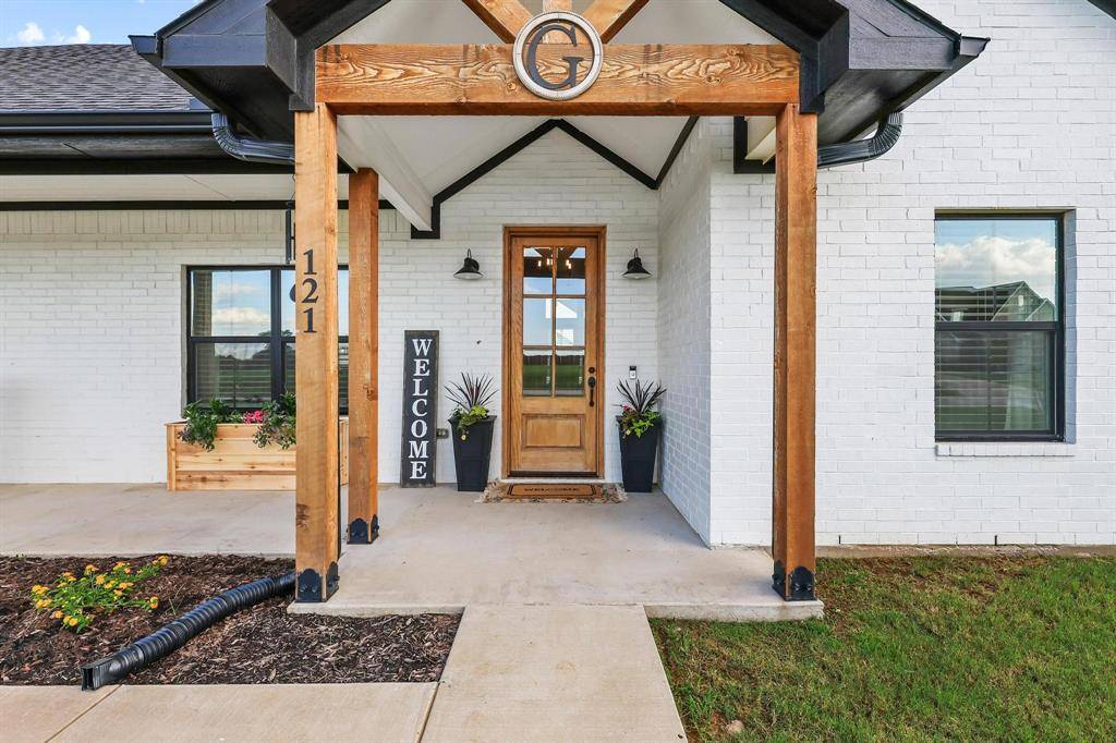 121 Chisolm Trail, Pottsboro, TX 75076