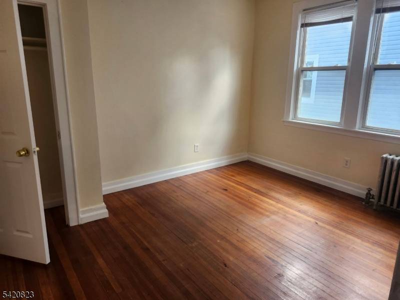 313 Leslie St, Newark City, NJ 07112