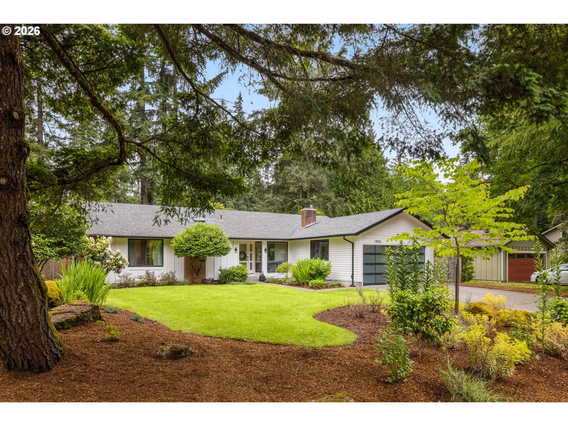 19025 INDIAN SPRINGS CIR, Lake Oswego, OR 97035