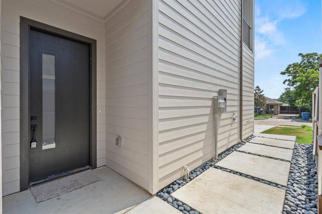1811 Idaho Avenue, Dallas, TX 75216
