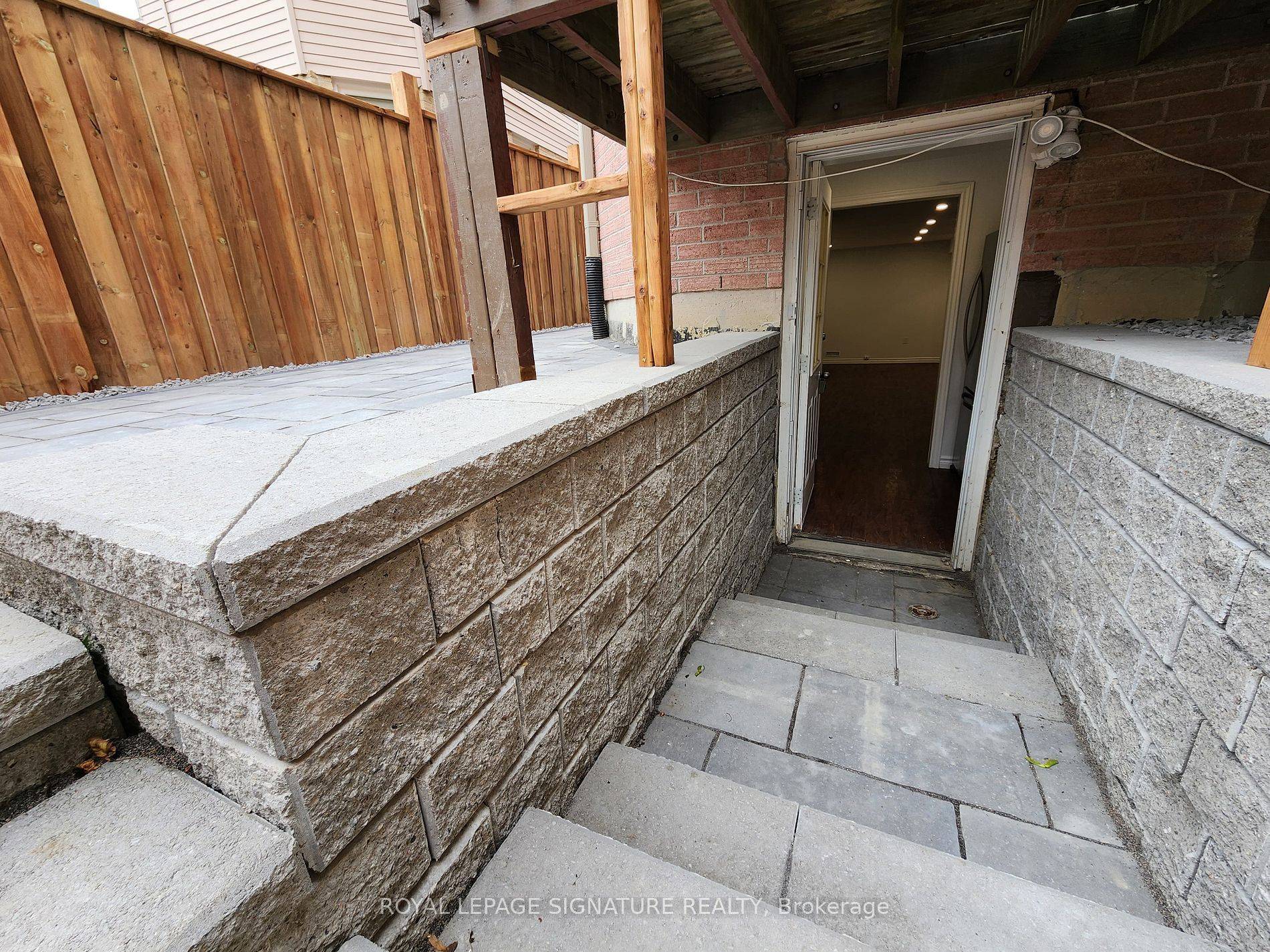 148 Tamarac TRL #Bsmt, Aurora, ON L4G 5V3