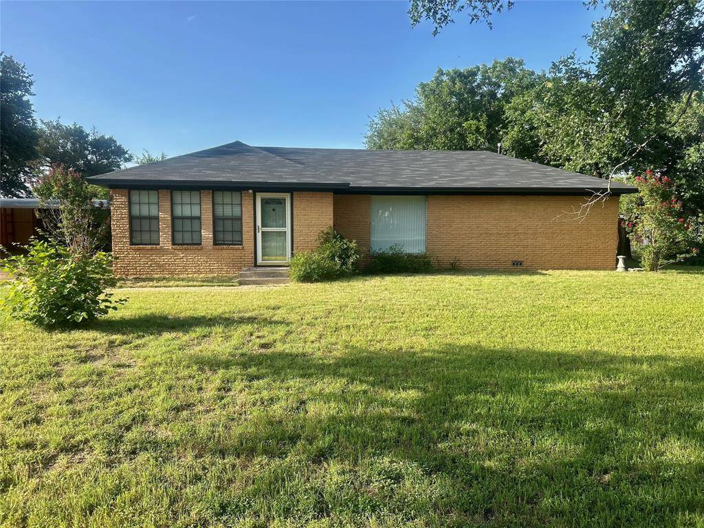 1121 E Coke, Hamilton, TX 76531