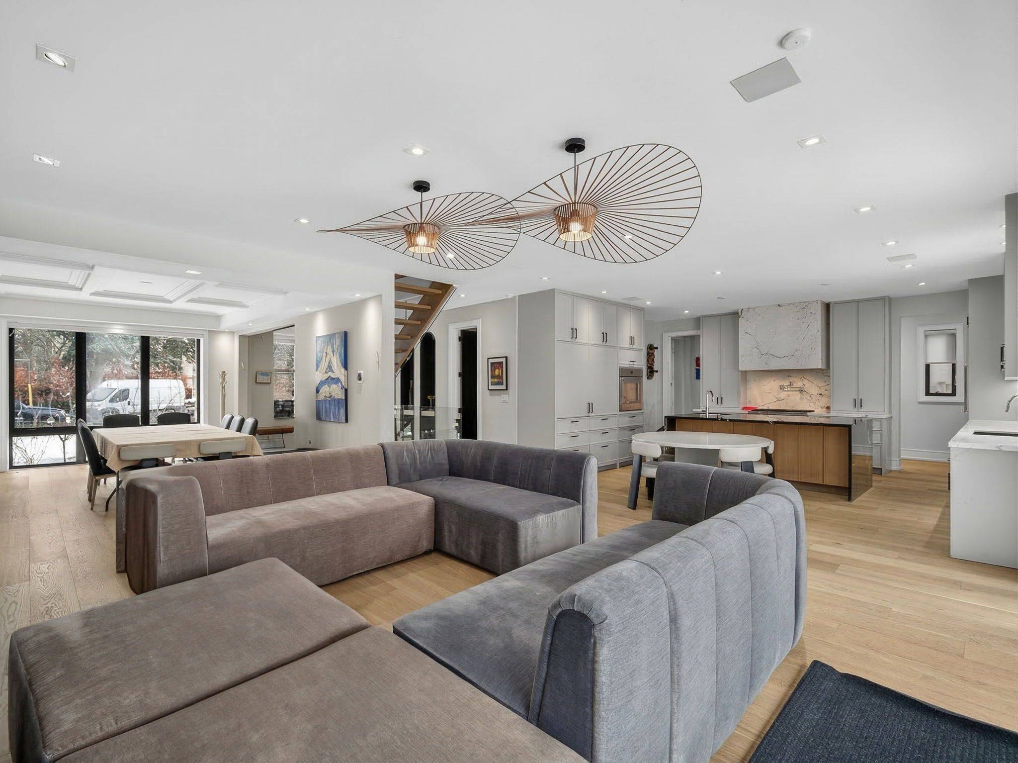 4 Forest Wood, Toronto C04, ON M5N 2V6