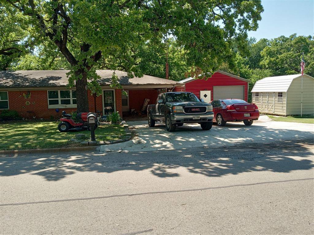 1005 Gary Street, Bridgeport, TX 76426