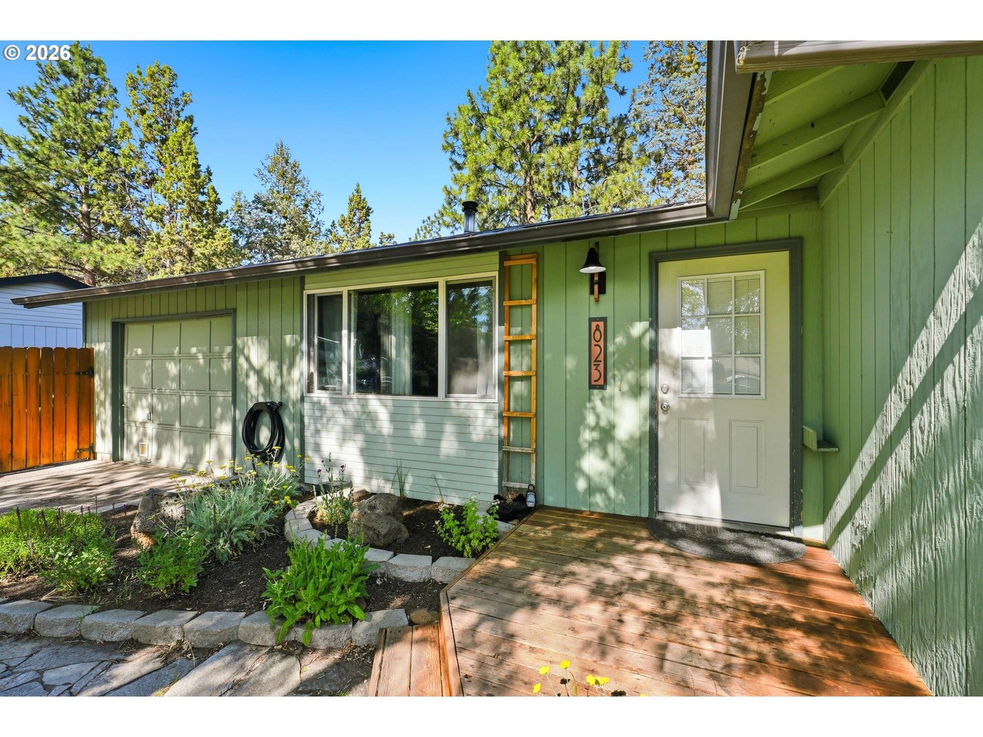 823 SE POLARIS CT, Bend, OR 97702