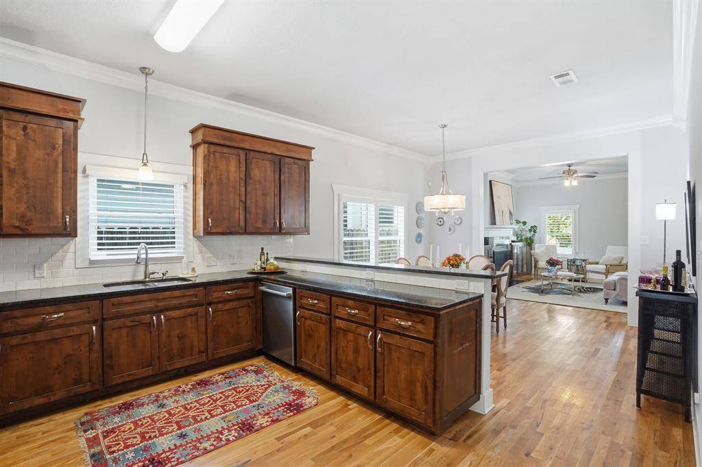 2001 Washington Avenue, Fort Worth, TX 76110