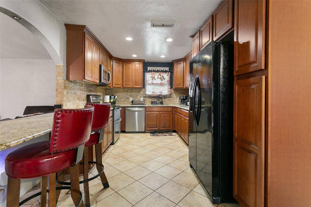 6608 Mccoy Court, Watauga, TX 76148
