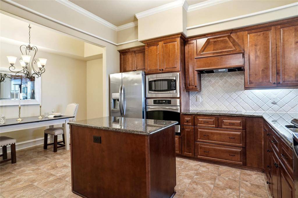 301 Watermere Drive #414, Southlake, TX 76092