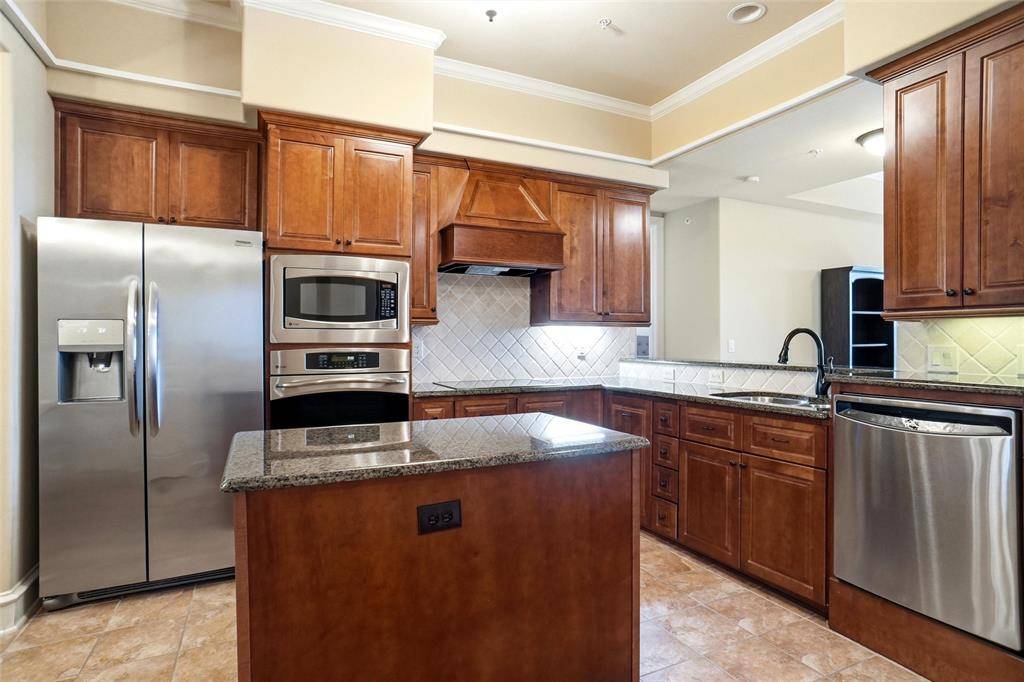 301 Watermere Drive #414, Southlake, TX 76092