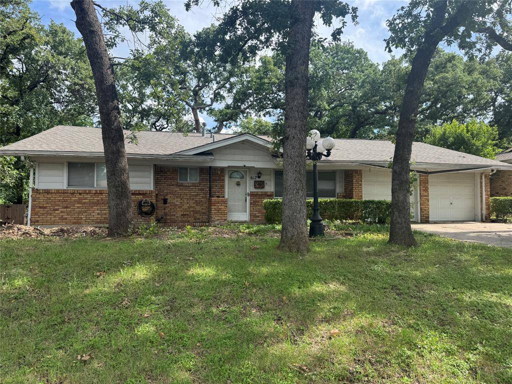 617 Forest Lane, Hurst, TX 76053