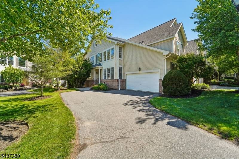 76 Schindler Way, Fairfield Twp., NJ 07004