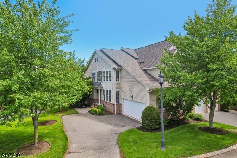 76 Schindler Way, Fairfield Twp., NJ 07004