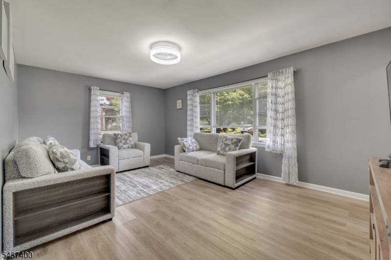 12 Pierrepont Ave, Middlesex Boro, NJ 08846