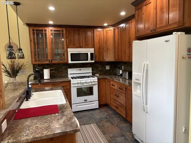 141245 RED CONE DR, Crescent Lake, OR 97733