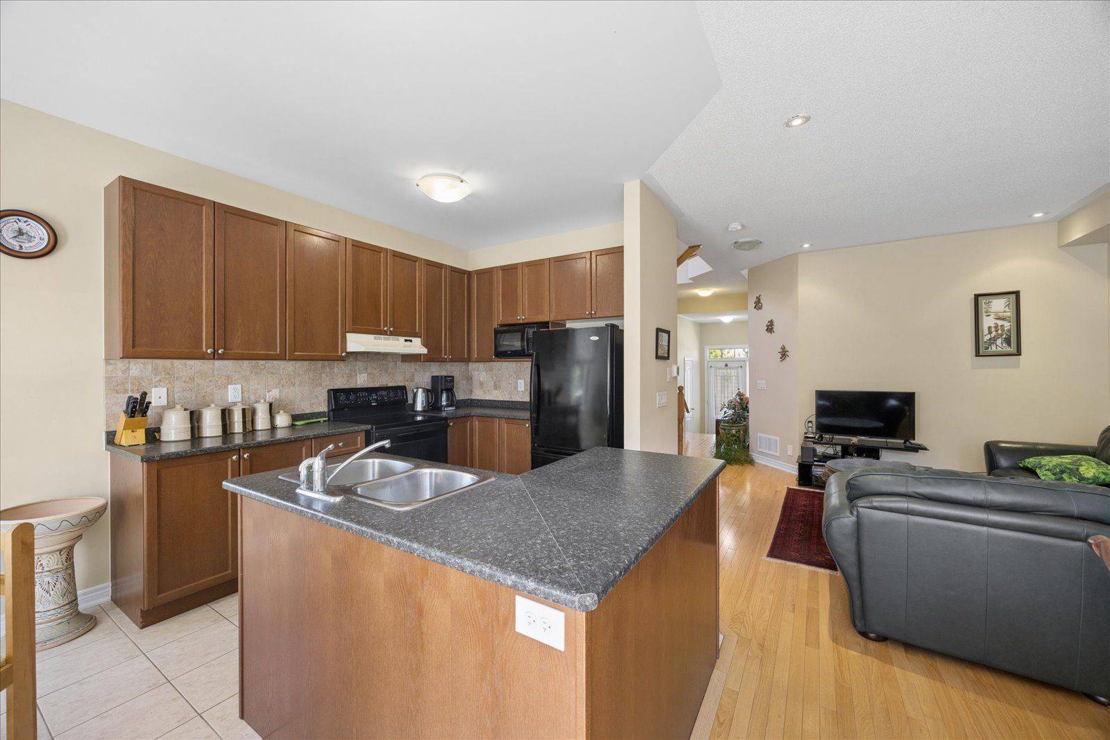 87 Courtland CRES, East Gwillimbury, ON L9N 0B1