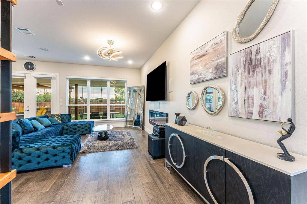 4013 Ivanhoe Lane, Dallas, TX 75212