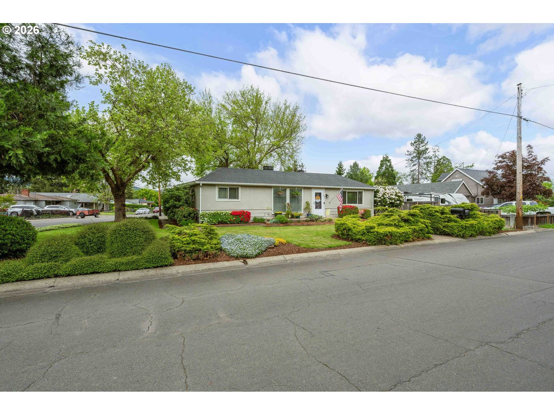 488 W BROCCOLI ST, Roseburg, OR 97471