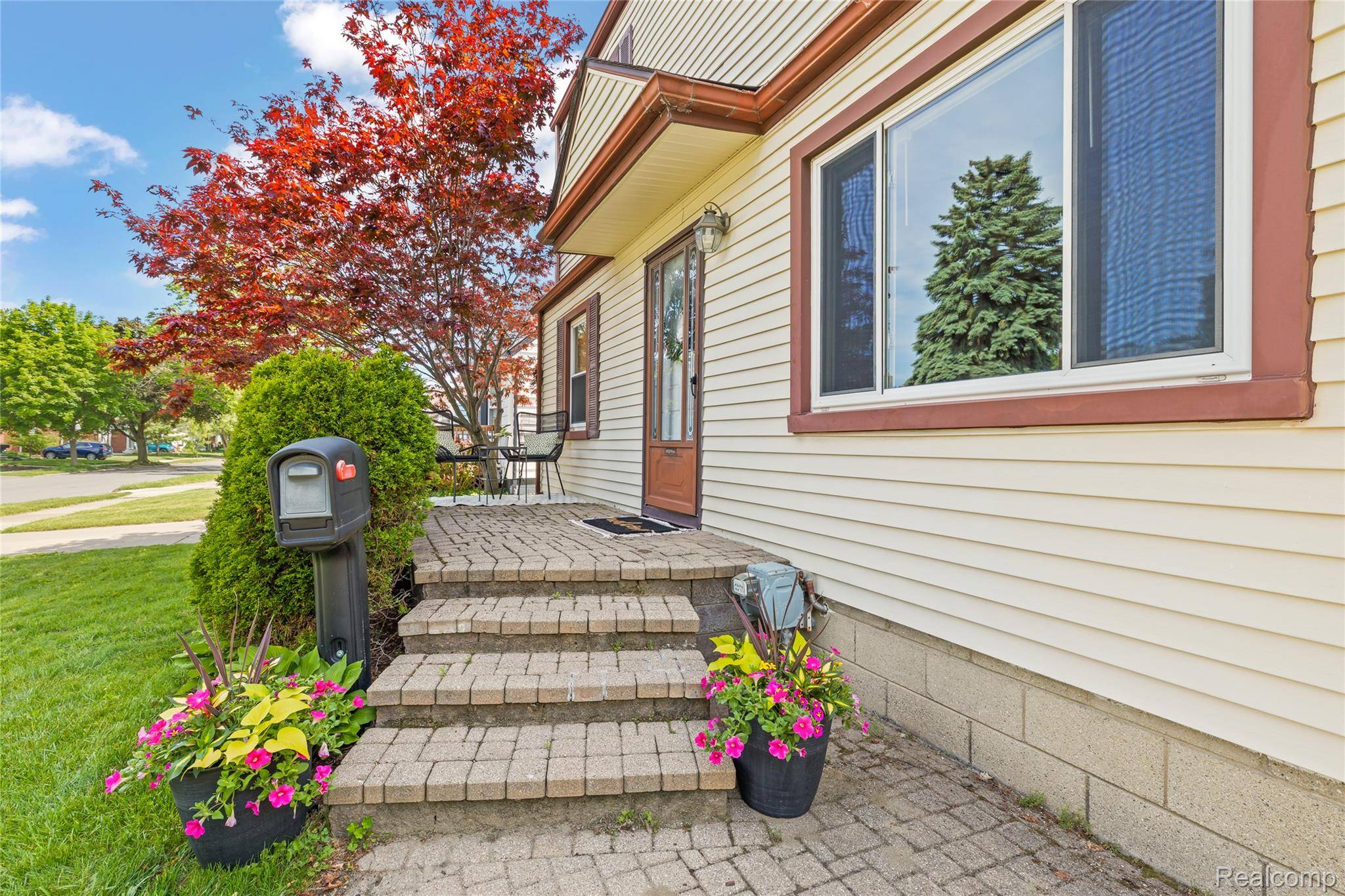 1019 Hoffman AVE, Royal Oak, MI 48067