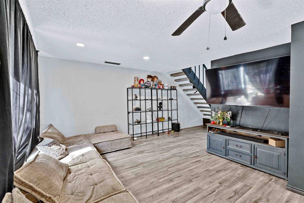 4904 Rollingwood Court, Garland, TX 75043