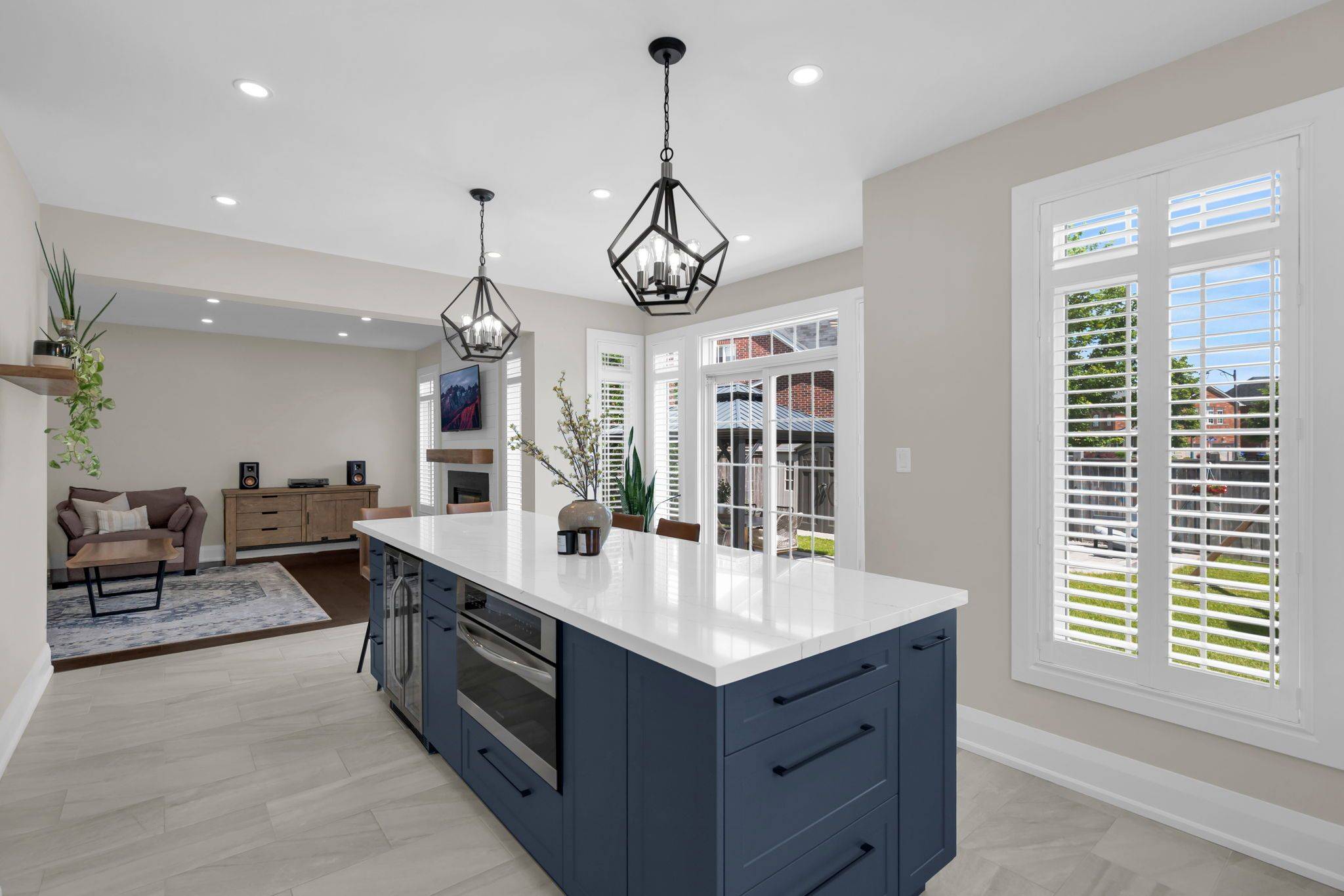 2 Jewelwing CT, Bradford West Gwillimbury, ON L4L 2K1