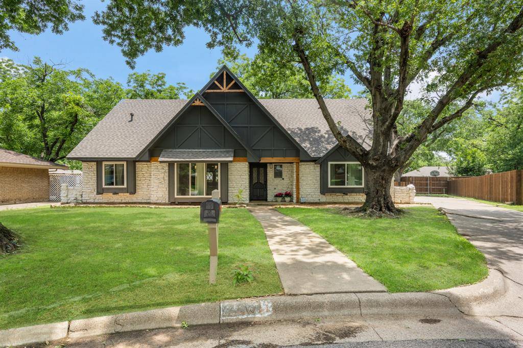 2911 Kircaldy Court, Arlington, TX 76015