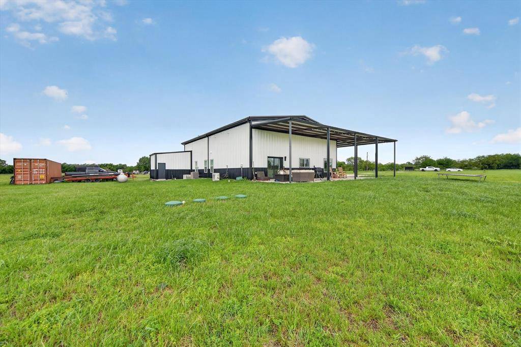 9082 Wolfe Run, Ponder, TX 76259