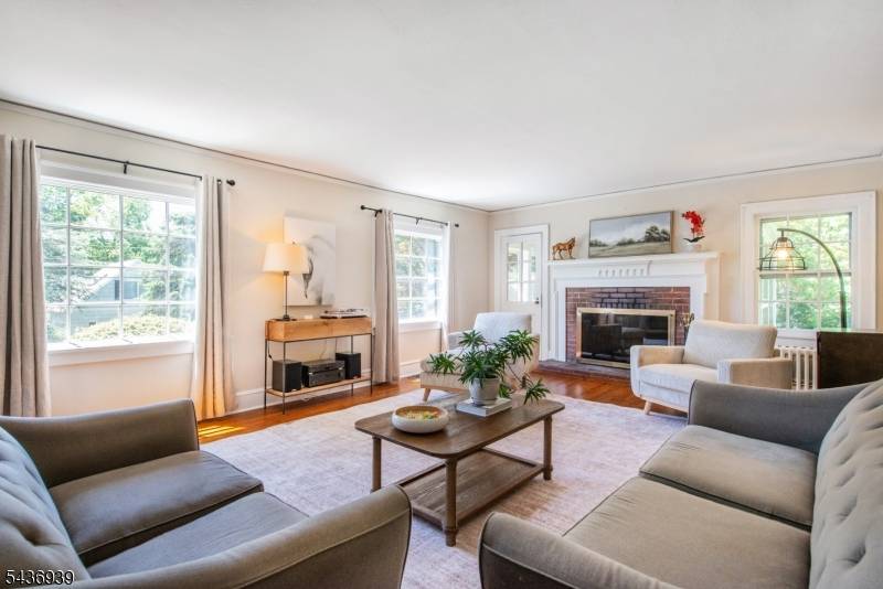 11 Yorke Rd, Mountain Lakes Boro, NJ 07046