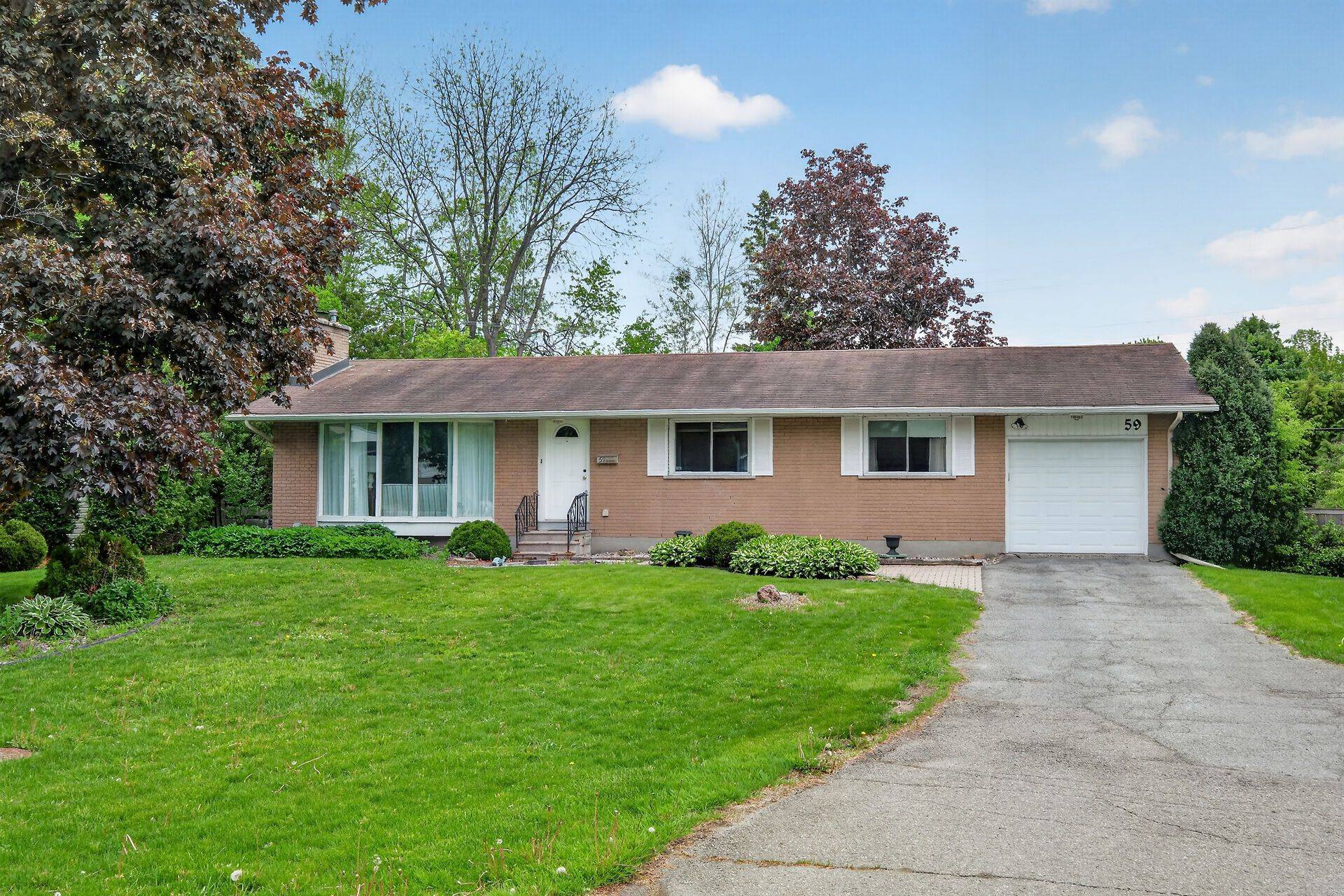 59 Evergreen DR, Bells Corners And South To Fallowfield, ON K2H 6C5