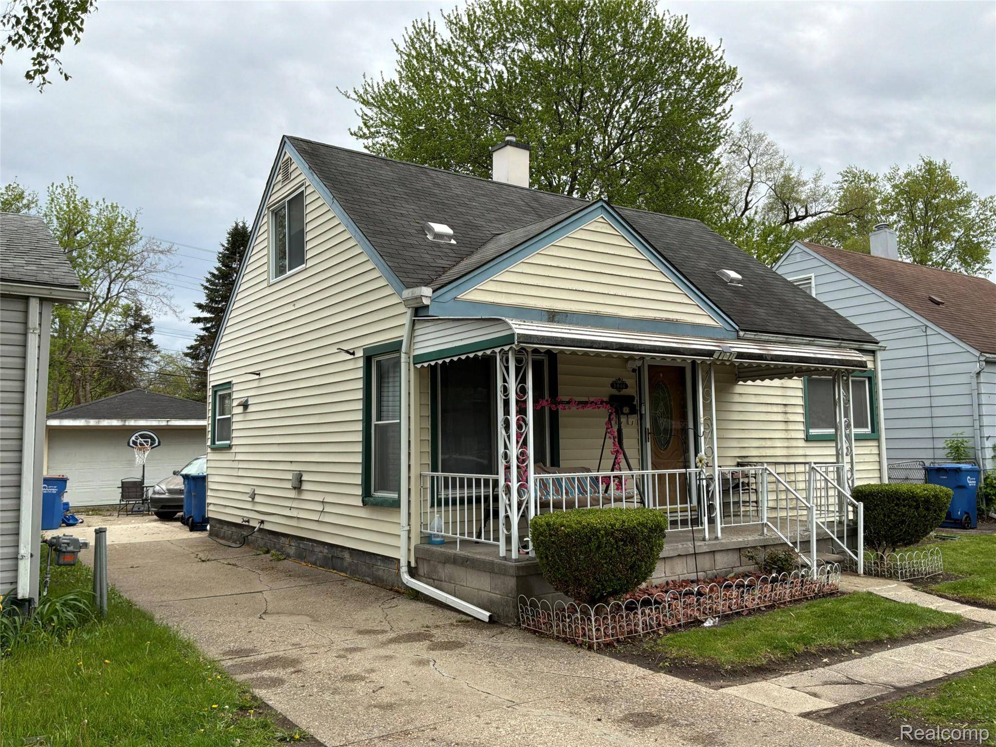 3896 Poplar AVE, Warren, MI 48091