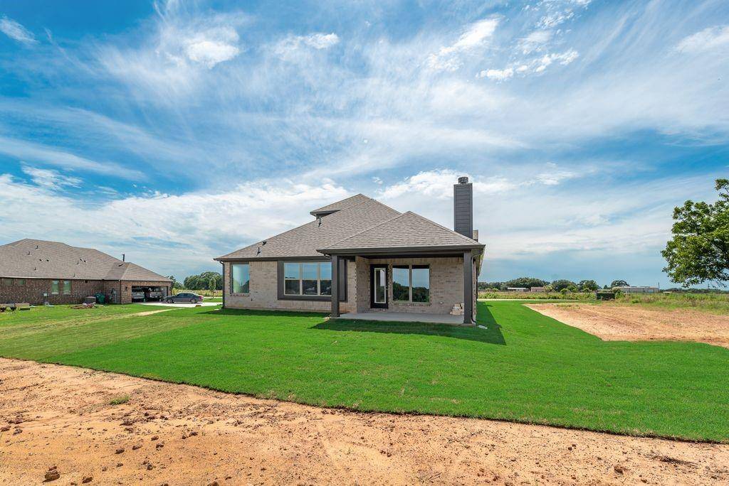 816 Sanders Road, Whitesboro, TX 76273