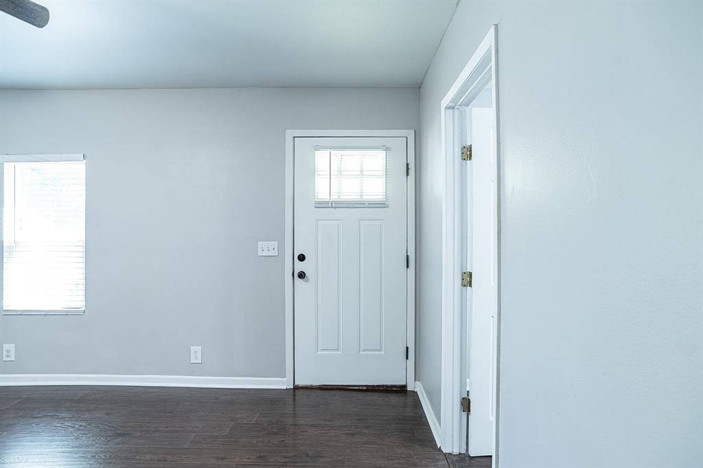 205 E Nelson Street, Bowie, TX 76230