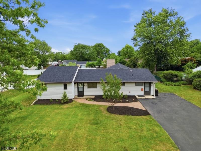 24 Cambridge Rd, South Brunswick Twp., NJ 08824