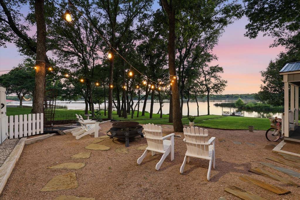 1616 Woodview Drive, Alvarado, TX 76009