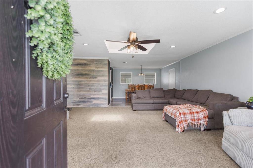 2300 Country Club Drive, Canton, TX 75103