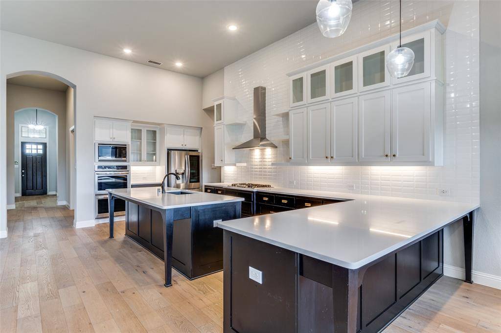 905 Longbranch Way, Aubrey, TX 76227