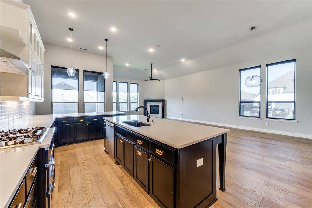 905 Longbranch Way, Aubrey, TX 76227