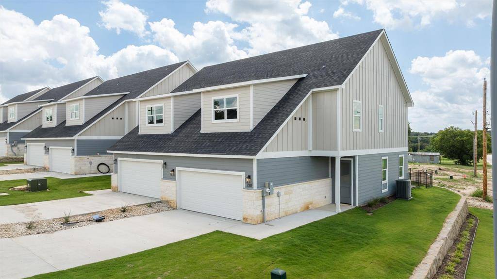 720 N Sycamore Street, Hico, TX 76457