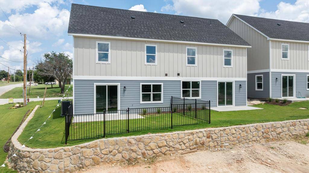 720 N Sycamore Street, Hico, TX 76457