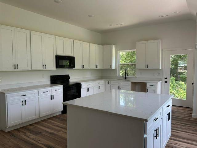 106 E Miller Street, Whitewright, TX 75491